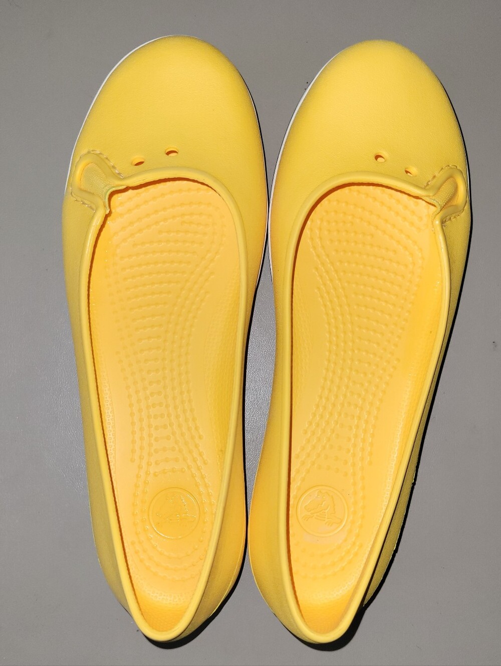 Crocs Women’s Yellow Slip-On Ballet Flats. Size 7